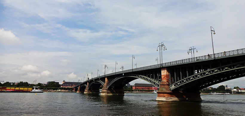 Theodor Heuß-Brücke in Mainz