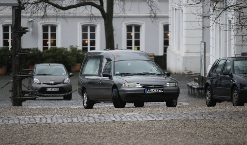 Der letzte Wagen ist immer ein Kombi. Saarbrücker Schloss. Saarland, Saar, Saar-Nostalgie