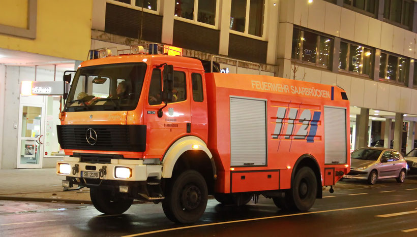 Mercedes-Benz 1831 SK als Feuerwehr-Wagen in Saarbrücken (2014