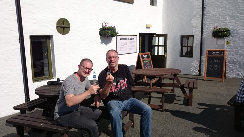 Ingo and I enjoying our whisky at Ardbeg distillery