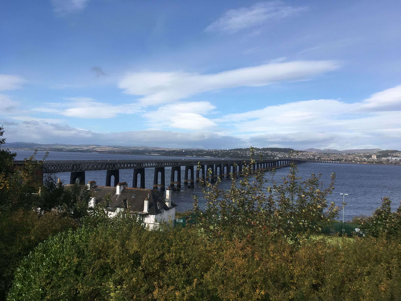 Blick nach Dundee über die Tay Bridge