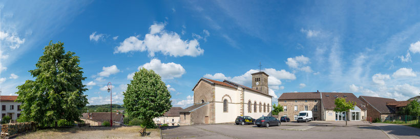 Eglise, salle polyvalente et bibliothèque de Charmois l'Orgueilleux - Photo DH