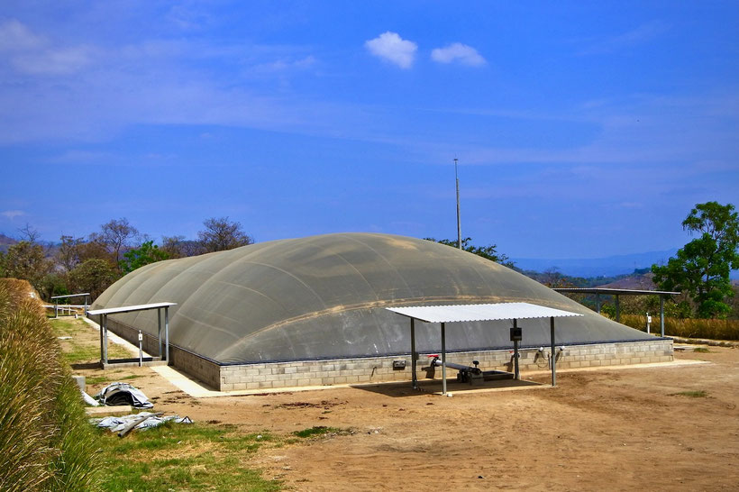 Biodigestor - Gallinaza - pollinaza - Aqualimpia