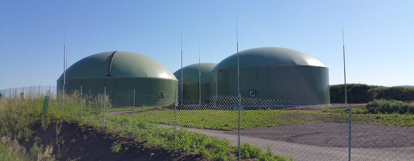 Biodigestor construido con tanques de acero vidriado