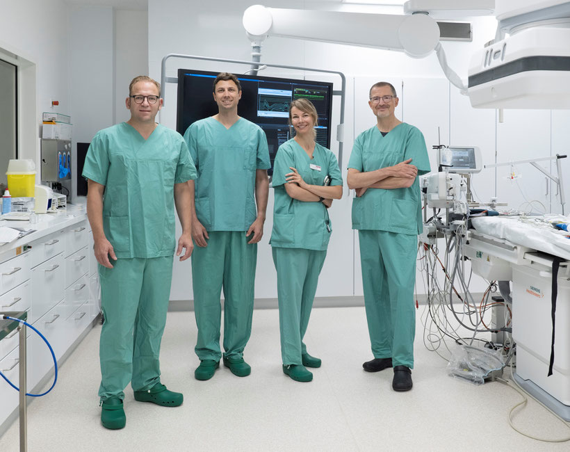 Freuen sich auf die Zusammenarbeit in Bad Kreuznach: Prof. Dr. Thomas Rostock (Direktor Kardiologie an der Unimedizin Mainz), Dr. Raphael Spittler (Oberarzt Elektrophysiologie), Dr. Tanja Brenzel (Oberärztin am Diakonie Krankenhaus) und Dr. Mathias Elsner
