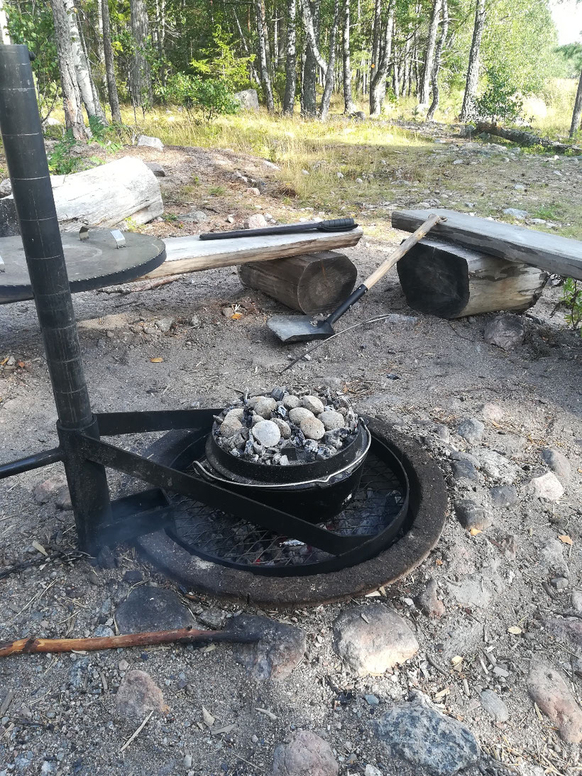 Tolle Feuerstellen im Wald 