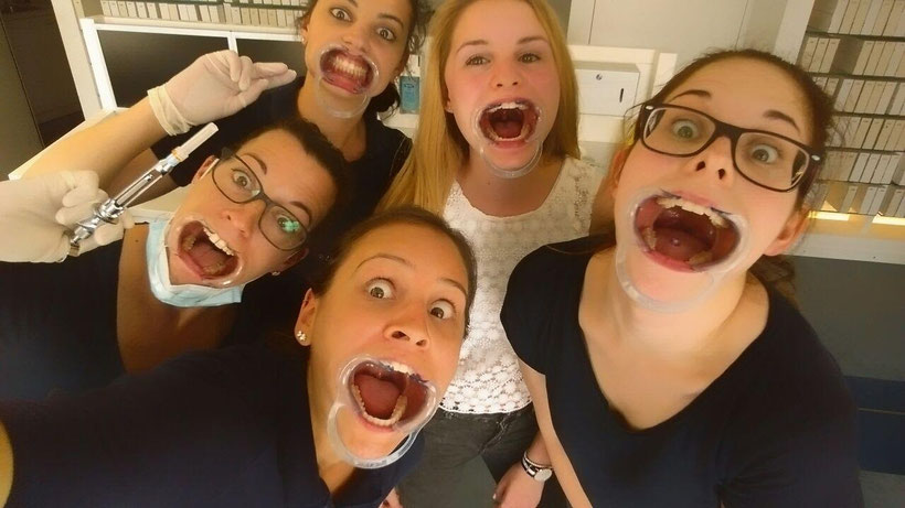 Teambilder lustig - Praxis für Kieferorthopädie Zahnspangen Frauenfeld