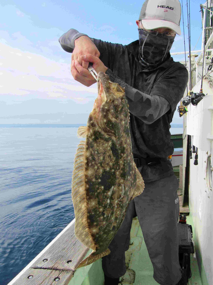 そんな頼りなさを払拭するかのように特大ヒラメがヒット、76ｃｍは今日一のサイズでご自身の自己記録更新にもなりました