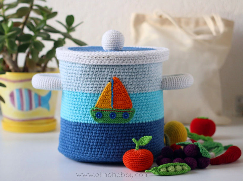 crochet pot with vegetables