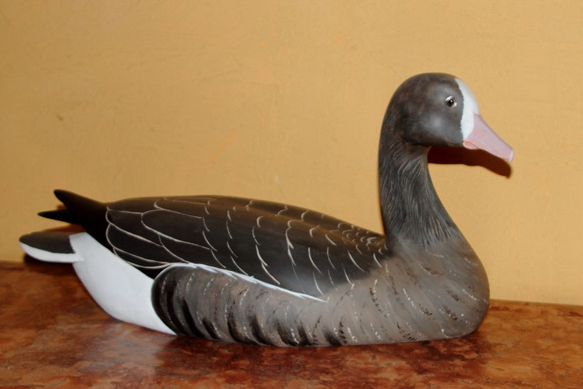 Blette d'oie rieuse sculpture d'oiseau en bois massif polychrome réalisée à l'échelle 1 par Jean-Michel Lecat