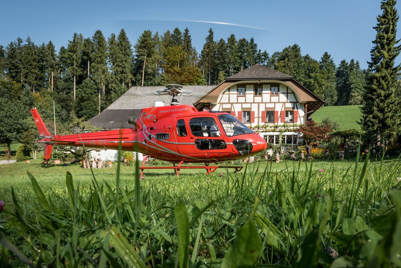 Elite Flights, AS350 B2 Ecureuil, Burezvieriflug, Gourmetflug, Romantikflug, Helikopterflug, Rundflug, Restaurant Bürgisweyerbad