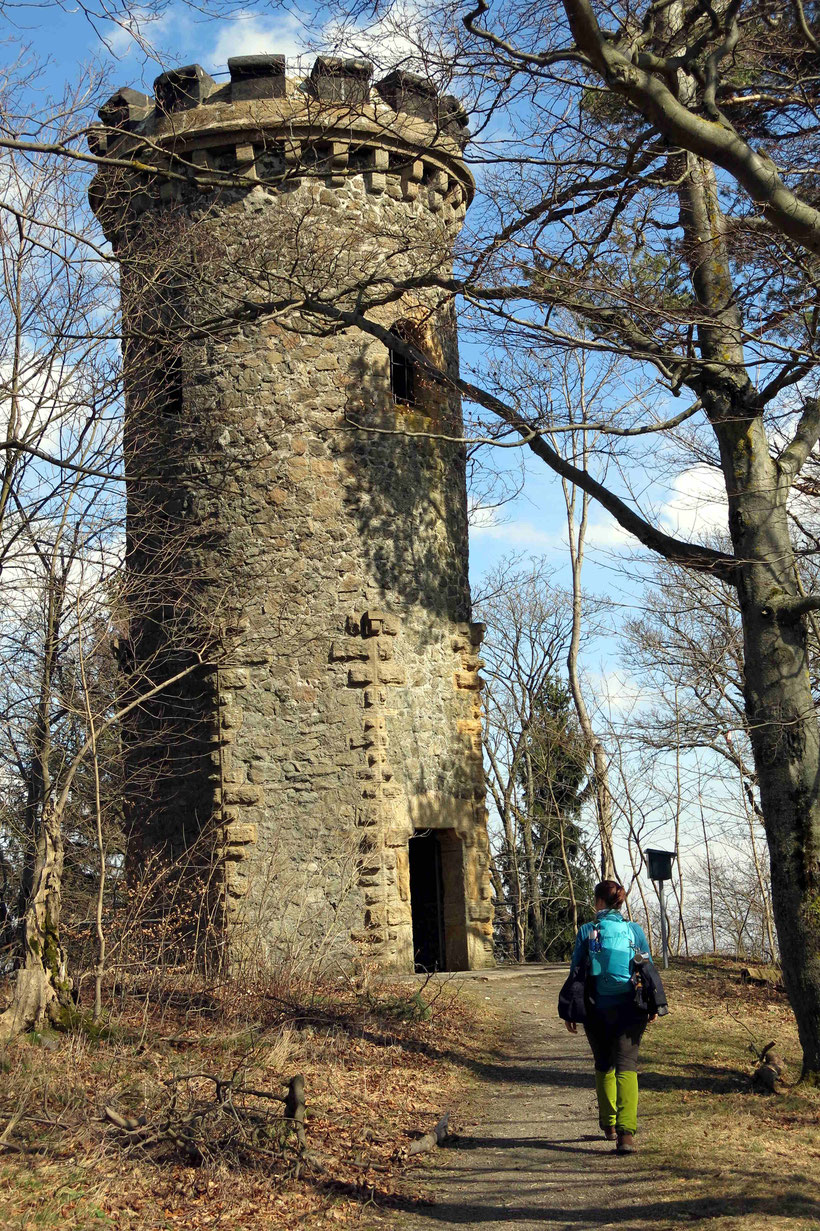 Der Steinbergturm (nicht zu verwechseln mit der Steinbergalm, die 20 Minuten Gehzeit entfernt liegt)