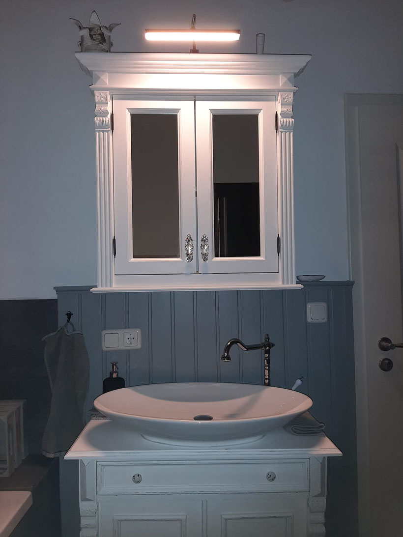 Massivholz mit Shabby-Chic