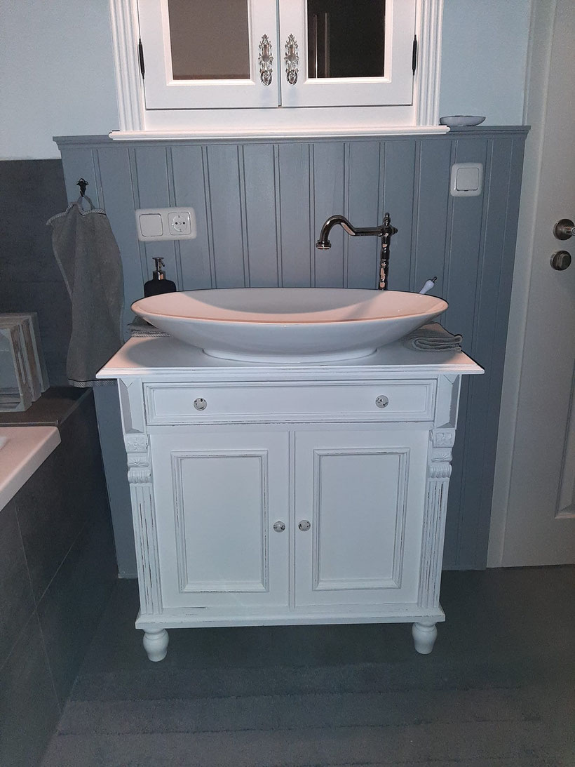 Massivholz mit Shabby-Chic