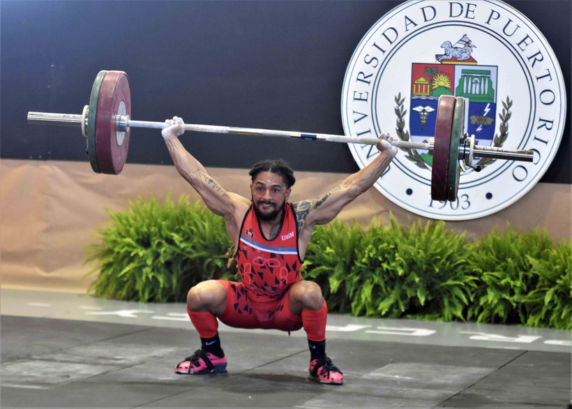 Los cuatro veces campeones Taínos de la UAGM cierran en la primera posición del primer día de Halterofilia. (L. Minguela LAI)