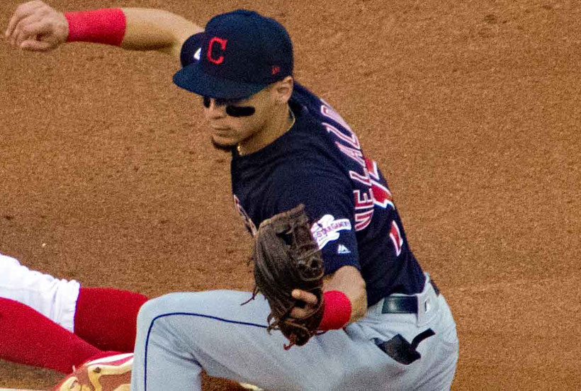 Velázquez se encuentra en el roster de los 40 de la organización de los Indios de Cleveland.