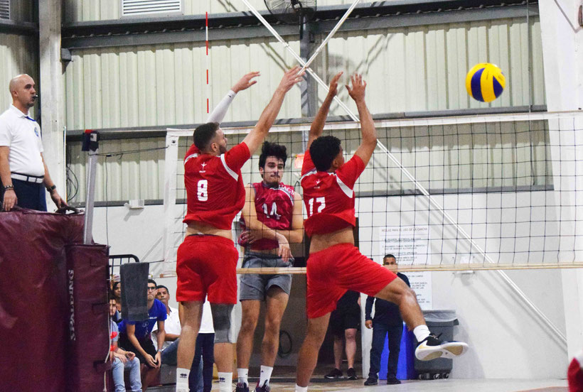 Los rivales de la UAGM eliminaron a los campeones de la temporada 2018-19, Pioneros de la Pontificia Universidad Católica el pasado jueves. / foto por Oficina de Prensa Liga Atlética Interuniversitaria