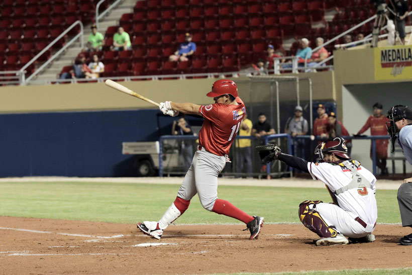 Caguas mejora su récord a 5-4, mientras que Mayagüez sufre su primera caída de la semana para colocar su foja en 6-6. / Foto por Christopher Ouslan - LBPRC Media