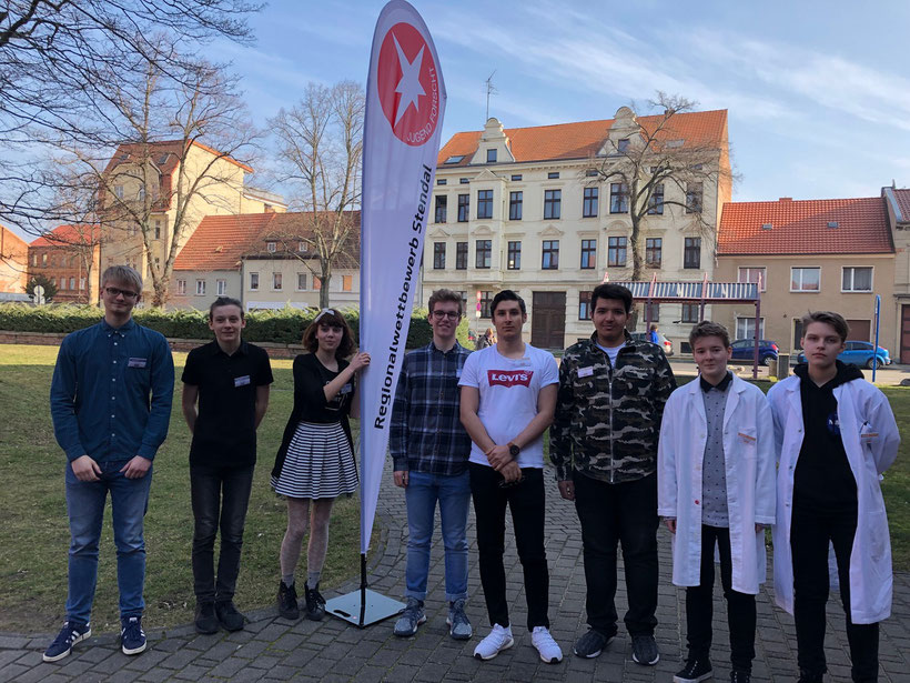 Martineer in Stendal: Georg Koch, Janik Hesse, Emma Vorstellen, Niklas Tinnefeld, Arman und Bahram Bourani sowie Lucy Kruse und Tessa Heimbrodt (v.l.)