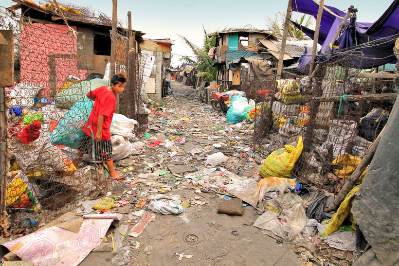 Smokey Mountain - The slums of Manila, Philippines © Sabrina Iovino | JustOneWayTicket.com