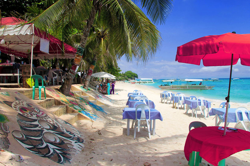 Alona Beach during Peek Season. Panglao, Bohol, Philippines 2013 © Sabrina Iovino | JustOneWayTicket.com