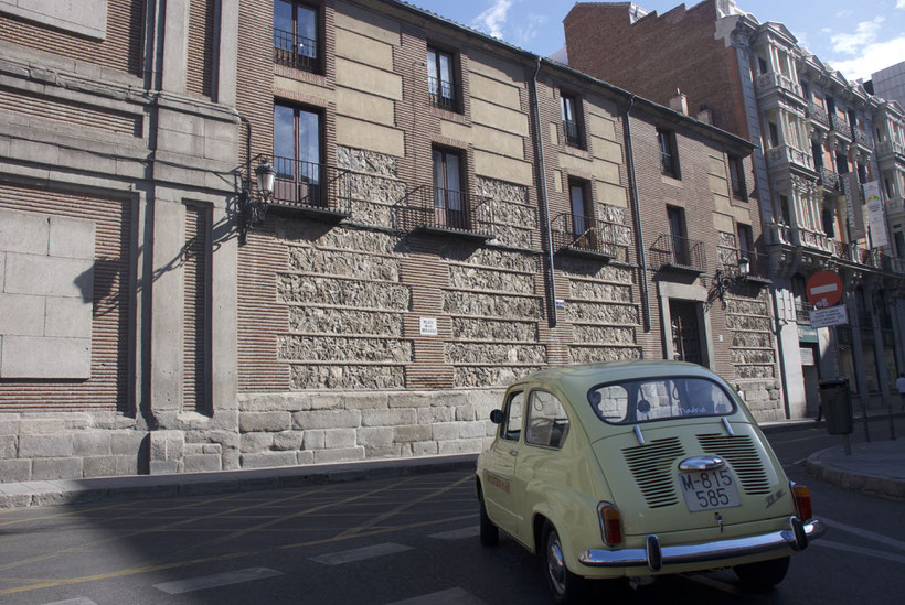 Plaza de las Descalzas Madrid turismo en Seat 600