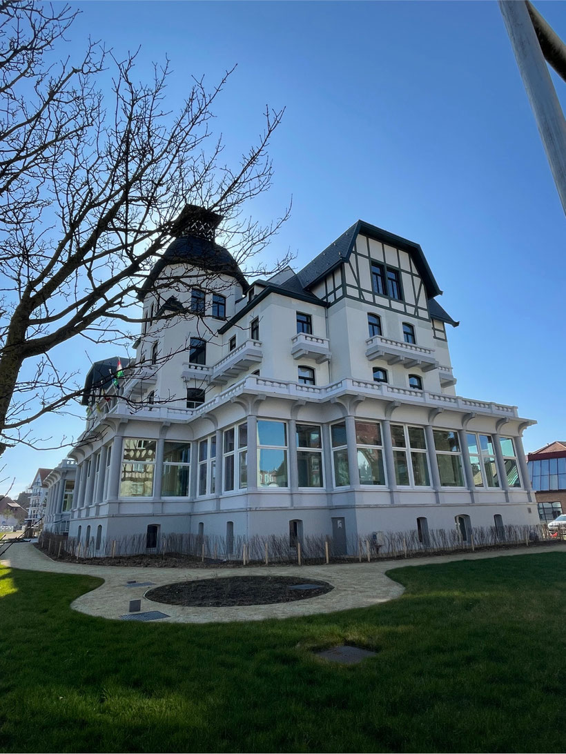 Gemeentehuis  De Haan - ehemaliges GRAND HOTEL 