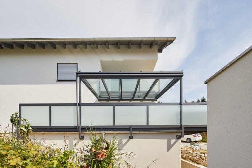 Terrassenüberdachung und Balkon aus Aluminium in Trostberg