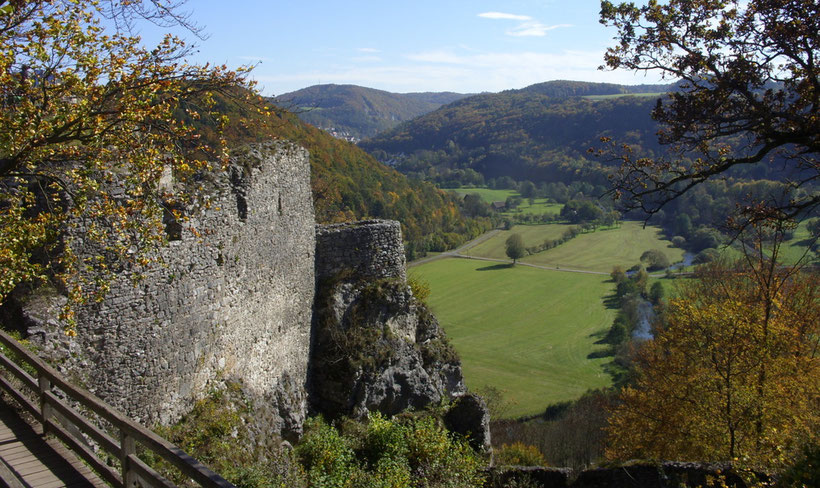 Hintergrundbild "Wiesenttal" ~ Blick von der Ruine Neideck Richtung Muggendorf
