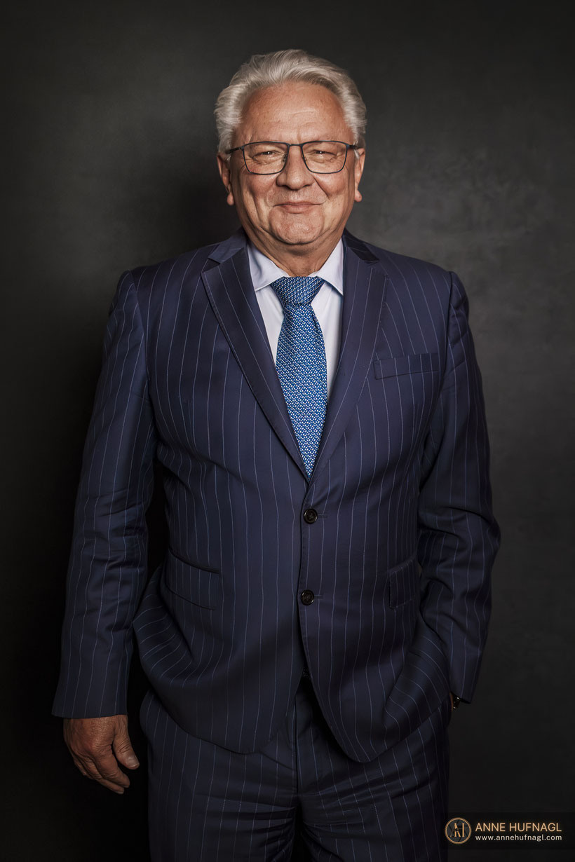 Porträtfoto von Armin Papperger, Rheinmetall. | Fotografin: Anne Hufnagl