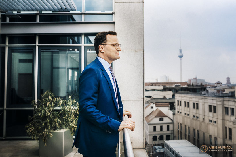 Politikfotografin Anne Hufnagl Berlin Fotoshooting mit Jens Spahn