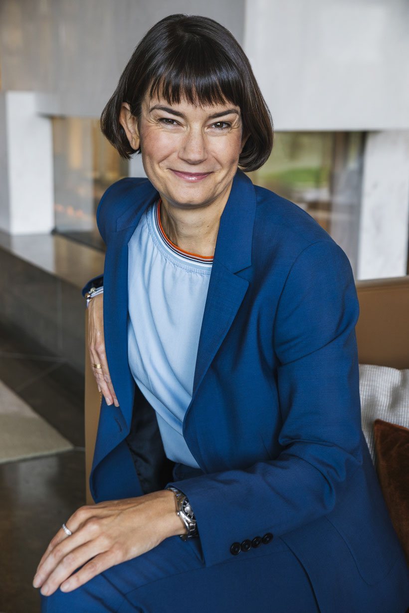 Porträt von Edith Gerhardt / Geschäftsleitung Autostadt Wolfsburg | Fotografin: Anne Hufnagl