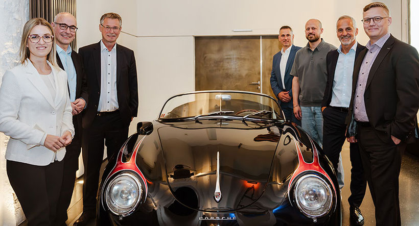 Das VEDES Vorstandsteam mit den Speakern im Automuseum Prototyp (v.l.n.r.): Julia Graeber, Prof. Achim Wambach, Dr. Thomas Märtz, Dominik von Rodde, Dr. Marc Schumacher, Achim Weniger und Mathias Kempe