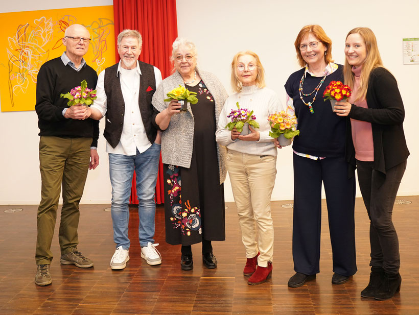 von links: Bernhard Blödt, Joe Winterhalter, Karin Jäckel, Eva Schniedertüns Gornik, Martina Meadows-Hertig, Julia Guibert; Foto: Peter Bergmann