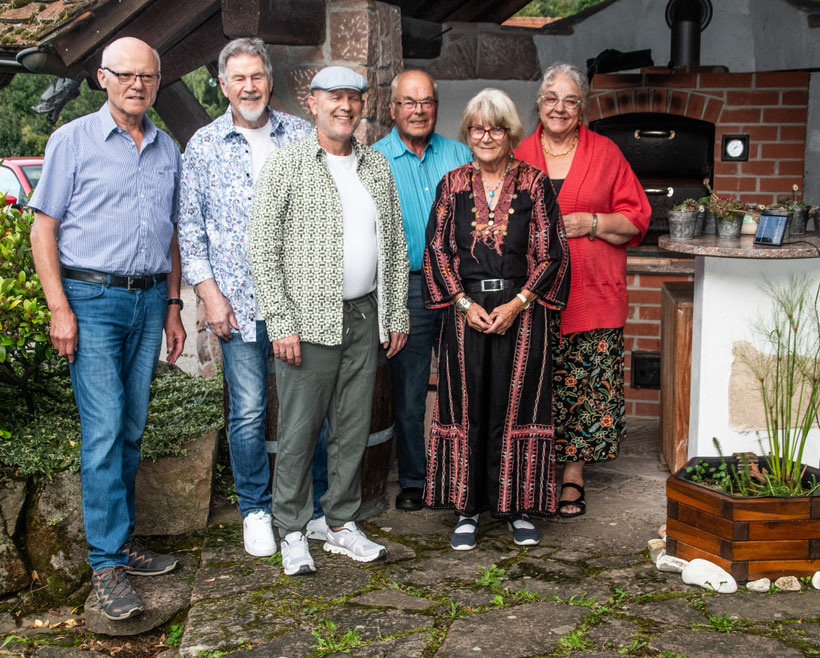 von links: Bernhard Blödt, Rolf Schneider, Joe Winterhalter, Josef Wilhelm, Karin Jäckel, Brigitte Gutmann. Foto: Klaus-Peter Jäckel