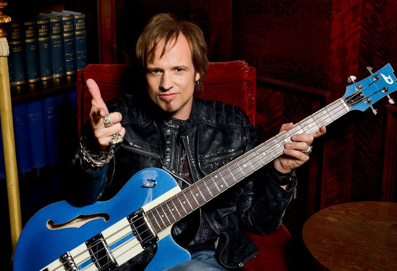 Avantasia Tobias Sammet und Gitarre