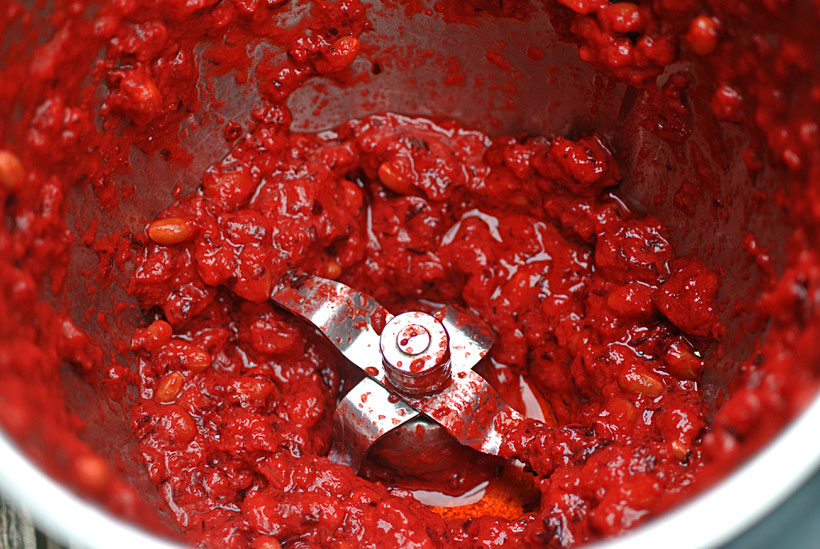 Kirschen und Kornelkirschen entsteinen mit dem Thermomix
