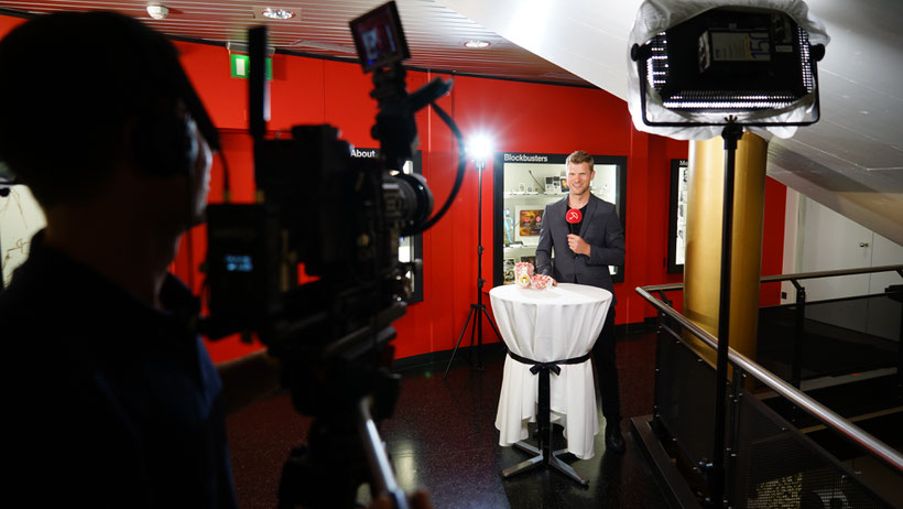 TV Moderator Thomas Odermatt moderiert Kino-Sendung auf Swiss1 hier für ihren Event buchen