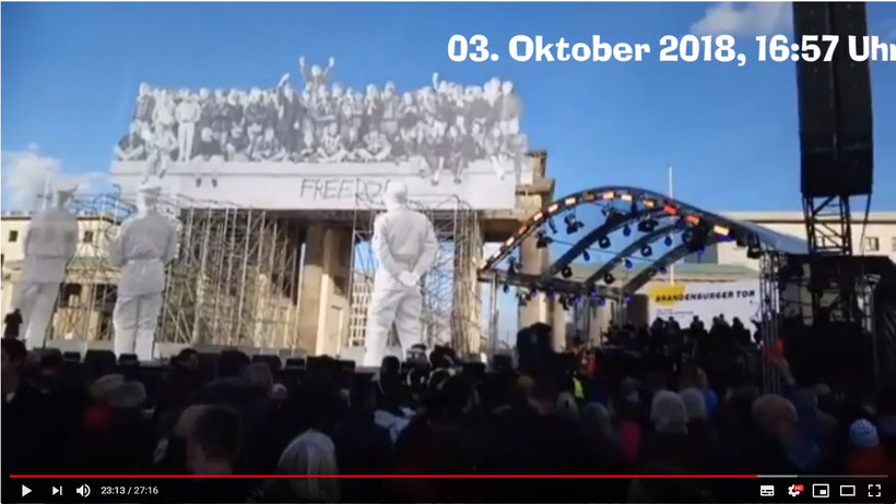 vor dem Brandenburger Tor !