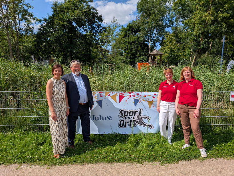 Kinderbeauftragte des Kreises Stormarns Kerstin Hinsch, Bernd Neppeßen, Svenja Edler-Beckerwerth, Wiebke Watzlawek ,Sparkasse Holstein