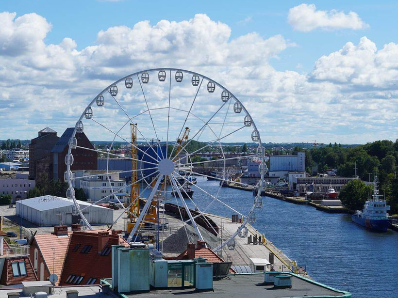 Kolberg Ostsee Urlaub Passagierhafen Riesenrad