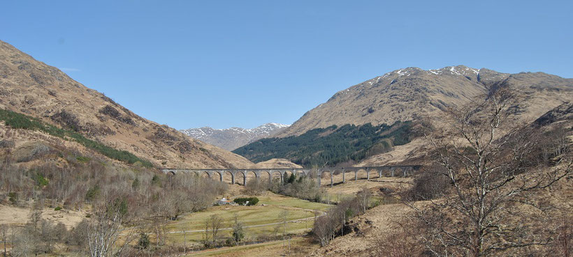 Glenfinnan Viaduct, Scotland / Harry Potter train, bridge (Discover Scotland Tours)