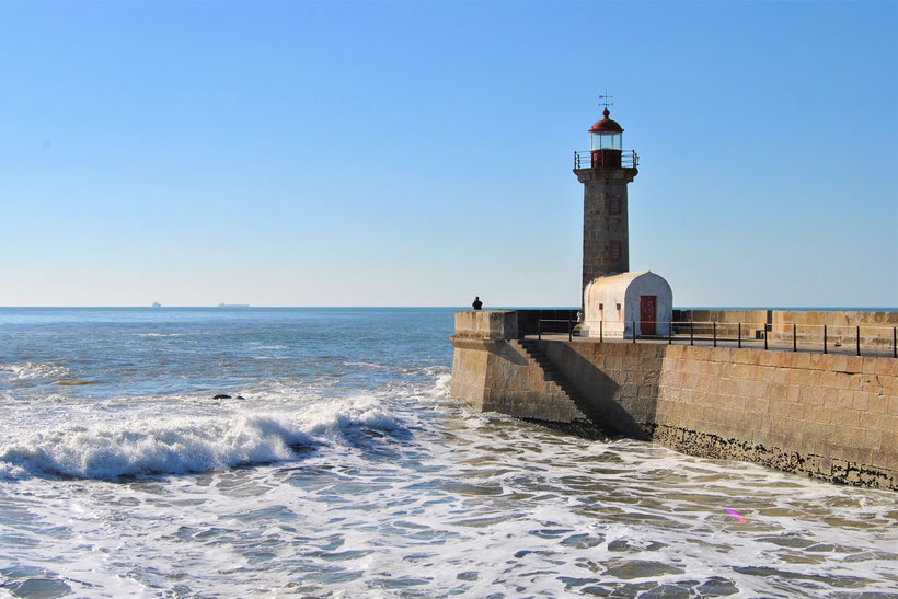Leuchtturm in Foz do Douro nahe Porto (Atlantik)