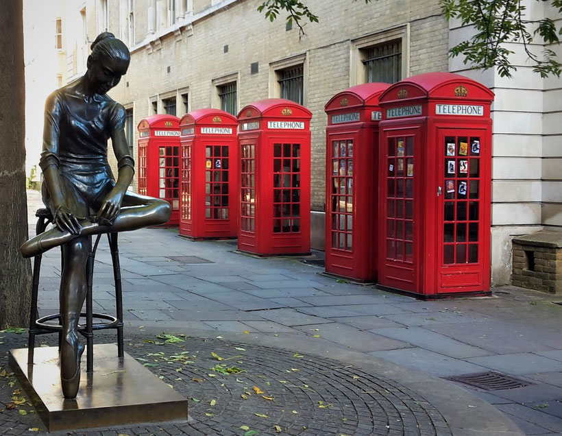 Fotoparade - die schönsten Fotos von Reisezielen in Europa - Ballerina Statue in London