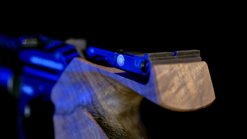 Rear sight of Morini CM162EI air pistol with vertical and horizontal adjustment, adjustable rear sight notch, and special mount available as accessory for extra customisation