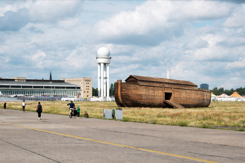 Arche auf dem Tempelhofer Feld