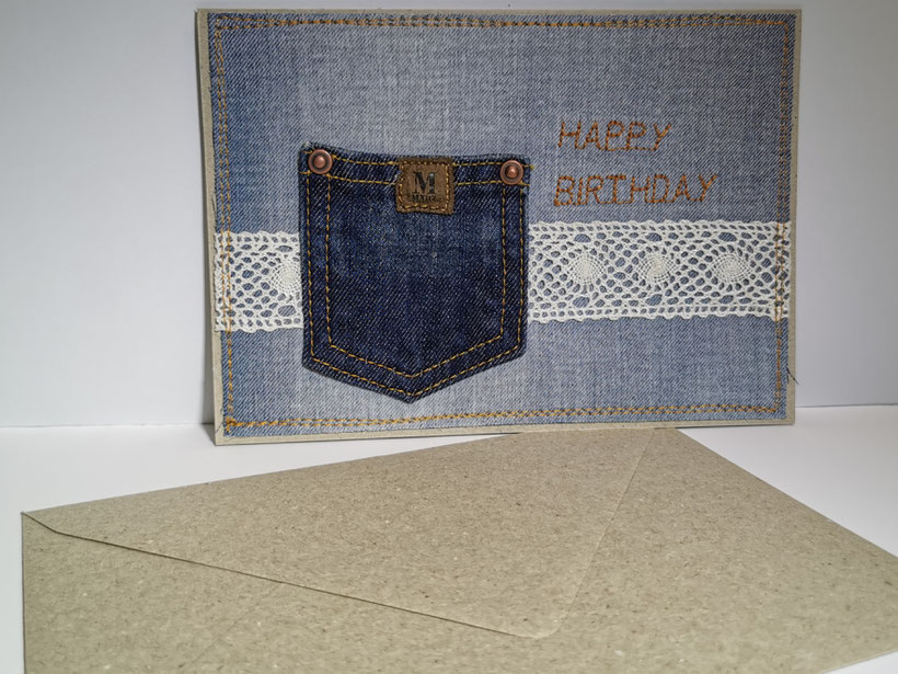 Handgemachte Grusskarten aus Jeans Stoffresten auf Recycling Papier aufgenäht