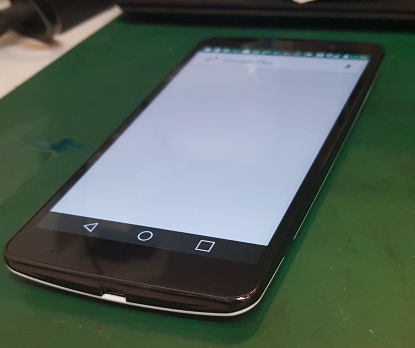LG社製 LGV32の起動確認