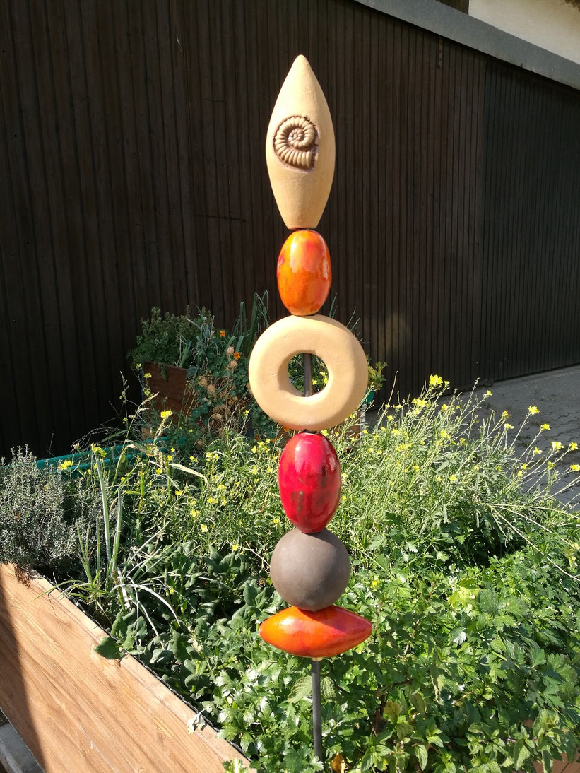 Stele Gartenstele braun orange rot Keramik Töpfern Ton handmade