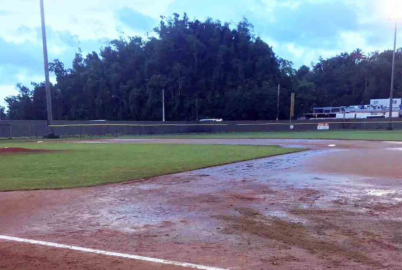 Estadio Julio 'Papo' Dávila, Vega Alta en mal estado para jugar pelota caliente hoy domingo / Foto por FBAPR